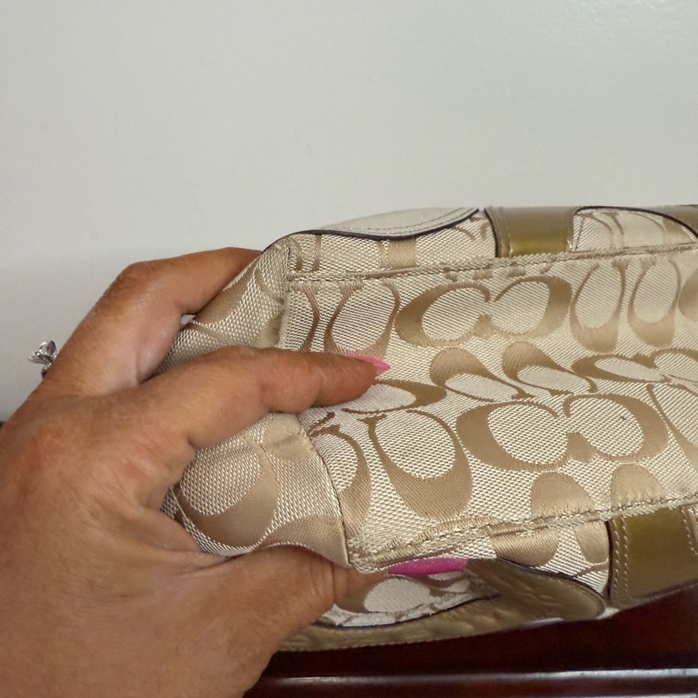 Coach “Carly” patchwork Metallic Gold and Silver Circle Tote bag - Picture 11 of 15